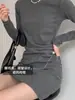 Vestido Justo para Mulheres, Estação Primavera e Outono, Saia Curta por Baixo do Casaco, Tamanho Petite, Toque de Luxo, Conjunto Novo Estilo 2026