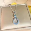 Moda Transfronteriza Exquisito Collar de Acero de Titanio con Circonitas para Mujer, Lujo Ligero Colgante Versátil de Trébol de Cuatro Hojas Joyería