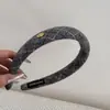Faixa de Cabelo Esponjosa Xadrez Retrô para Mulheres 2025 Novo Estilo Top Alto Crânio Moda Acessório de Cabelo Lavar o Rosto Antiderrapante Grampo de Cabelo