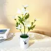 Popular Transfronteiriço 10 Peças Flor Artificial Lírio Pequena Planta em Vaso para Decoração de Casamento, Ornamentação Bonsai Flor Falsa de Tecido de Seda
