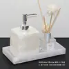 Kit de artículos de tocador de baño europeo para hotel Baño de habitación modelo Adornos de baño Botella de desinfectante de manos Botella de loción Juego de bandeja