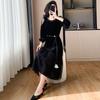Vestido Básico de Veludo com Renda Transparente e Corrente de Pérolas, Comprimento Médio, Tamanho Grande, Coleção 2025