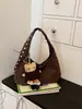 Bolso tote de ante con remaches transfronterizo para mujer, nuevo modelo 2026, bolso de mano de gran capacidad, bolso de hombro y para debajo del brazo, moderno y versátil