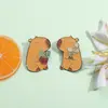 Medalla de Dibujo Animado con Forma de Capibara Abrazando Plantas, Flor de Venta Caliente Transfronteriza, Broche de Animal Divertido, Mejor Amigo, Joyería