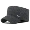 Nuevo gorro plano de invierno para exteriores con forro de forro polar, cálido, protector de orejas, para hombre, gorra de béisbol resistente al frío con logo de metal, versátil