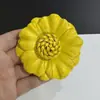 Acessório de Moda de Seda de Alta Qualidade 8cm Flor de Camélia Ultra-Resistente com Broche e Presilha Dupla Utilização
