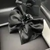 Pasador Negro Satinado con Diamantes Calientes Estilo Princesa Pinza de Lazo Pinza de Tiburón Grande en la Parte Posterior de la Cabeza Nuevos Accesorios para el Cabello