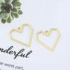 Pendientes galvanizados de color piña con forma de fruta de amor y lazo, accesorios de aleación, temperamento clásico y versátil.