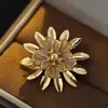 Broche de flor metálica tridimensional multicamadas vintage, alfinete de cinto de flor de uso duplo, acessório decorativo para casacos e lenços femininos