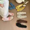 ¡Primer encuentro con la Fendela lista para el verano! Sandalias cuadradas de tiras de dedo, suela plana, para mujer, chanclas de vacaciones verano 2026