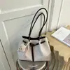 Bolsa de Ombro Simples Elegante com Padrão Trançado Nova para o Verão 2026, para Trabalho e Deslocamento, Estilo Coreano de Nicho