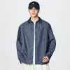 Camisa de mezclilla de color liso retro americana de alta gama para hombre, chaqueta casual simple de color liso nueva para primavera y otoño 2026