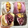 Ingredientes del pastel de arroz glutinoso mochi de queso: polvo premezclado comercial, relleno, empanizado, mantequilla, galletas trituradas para venta ambulante