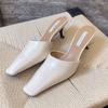 Sandálias Baotou Francesas Primavera e Verão 2025 Calçados Femininos Salto Alto Stiletto Mules Bico Quadrado Meio Chinelos Chinelos de Salto Alto