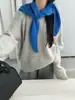 Nuevo suéter de estilo coreano, corte relajado, cuello redondo para mujer, perfecto para otoño e invierno, con un tejido suelto, grueso y suave, y un diseño simple y versátil que se puede combinar fácilmente con otros atuendos.