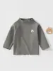 Camiseta Base de Cuello Alto Medio para Bebés de Primavera y Otoño, Elegante Camiseta con Volantes de Conejo para Bebés Niñas, Ropa Interior Suave y Amigable con la Piel
