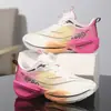 Sapatos Infantis 2026 Novos Tênis Esportivos de Verão para Crianças Alunos do Ensino Fundamental Leves Profissionais Placa de Carbono Tênis de Corrida Coelhinho Vermelho