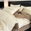 Novo Conjunto de Quatro Peças Esculpido em Leite Fleece Espesso Conjunto de Cama de Inverno com Fronha de Edredom de Fleece Dupla Face Lençol de Cama de Fleece de Coral Roupa de Cama Quente