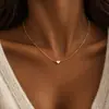 Dia dos Namorados Moda Transfronteiriça Simples Pingente de Amor Colar de Aço Inoxidável Estilo Ins Francês Coração de Pêssego Presente de Dia das Mães