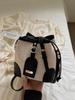 Bolso Tejido para Mujer 2025 Verano Nuevo Estilo Juego en la Orilla del Mar Viaje Diario Bolso de Cubo Moderno Nicho Versátil Bandolera Bolso de Paja