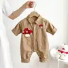 Roupas de Bebê Estilo Coreano 2026 Novo Modelo Macacão de Trabalho Macacão Estiloso de Manga Longa para Engatinhar para Meninos Roupa para Exterior