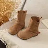 Botas estilo retrô, dobráveis e empilháveis, nova coleção de inverno 2025, botas de algodão forradas com fleece estilo coreano para meninas, botas estilo Martin de cano médio