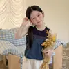 Conjunto estiloso em camadas de duas peças Aimo Beibei infantil: jardineira jeans xadrez retrô com retalhos + colete interno