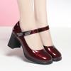 Zapatos para mamás nuevas primavera y verano brillantes cómodos de velcro tacón alto suela blanda no cansan los pies zapatos para mujeres de mediana edad aumentados