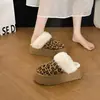 Botas de Nieve Melanoides de Suela Gruesa Pantuflas con Cubre-cabeza para Mujer 2026 Otoño/Invierno Bloques de Color Felpa Adicional Cálidas para Exteriores Pantuflas Medias Peludas Perezosas