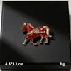 Broche "Dinheiro Vem Instantaneamente" Modelo Novo 2026, Alfinete de Liga de Esmalte Tendência Nacional, Flor de Lapela Exquisita para Terno e Casaco Atacado