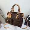 Bolso de mujer muy elegante 2026 nuevo bolso de mano vintage europeo y americano para el día a día, bolso de hombro y bandolera versátil y moderno