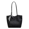 Bolsa Tote Grande Capacidade Feminina 2026 Novo Estilo Bolsa de Ombro Simples Nicho Versátil Diária Tecida Bolsa para o Trabalho