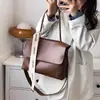 Bolsa de Moda para Celebridade da Internet Grande Capacidade Cor Sólida Bolsa de Mão com Texto 2024 Nova Bolsa Tote Ombro Transversal Estilo Western Feminina