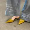Pantuflas de medio zapato de punta para mujer, pantuflas cerradas de tacón bajo, nuevos tacones de aguja versátiles estilo francés 2026