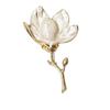 Broche de Magnolia Blanca Esmaltada Accesorio Floral de Nicho Pin para Abrigo de Mujer Pin de Abrigo del Zodiaco del Año del Conejo Suministro Exclusivo Transfronterizo