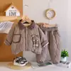 Conjunto de Forro Polar para Bebé Niño 2026 Nuevo Modelo Invierno Niños Pequeños Grueso Cálido Algodón Abrigo Conjunto de Dos Piezas Moderno Venta al por Mayor
