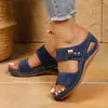 Sandalias de cuña para mujer de talla grande, con suela gruesa y diseño hueco, para el verano de 2026, estilo europeo y americano, sandalias de cuña casuales tipo slip-on para exportación