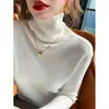 Suéter feminino de gola alta, novo estilo outono/inverno 2026, design popular, peça interna estilosa, camisa base de tricô