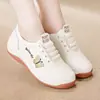 Sapatos Casuais Confortáveis com Solado Macio para Mulheres 2026 Novos Sapatos Individuais Respiráveis Confortáveis Mocassins Tênis Versáteis