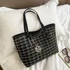 Bolso de hombro chic estilo coreano versátil nuevo 2026, bolso de axila, bolso de mano de moda a cuadros de gran capacidad para mujer
