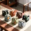 Brocado de canción nuevo diseño, bolsa de almacenamiento creativa hecha a mano anti-caída para juego de té, organizador de juego de té retro de nuevo estilo chino, bolsa de tela para taza de té