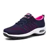2025 Novo Estilo Outono Malha Respirável Tecida Fly Sapatos Casuais para Mulheres de Meia-Idade e Idosas Sapatos Esportivos com Solado Espesso Trbottomyy