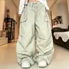 Calça cargo cáqui com múltiplos bolsos e adornos de strass para homens e mulheres, calça larga solta estilo retrô americano para outono com cintura elástica e pregas