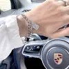 Pulsera de Mancuerna Pequeña Deportiva de Fitness de Marca Trendy de Harajuku para Hombres y Mujeres, Pulsera de Escudo para Parejas, Moda Hip-Hop