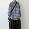 Camisa a cuadros azul retro americana para hombre, camisa elegante de manga larga para otoño, holgada y versátil, adecuada para parejas