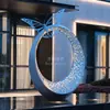 Escultura de Lua de Aço Inoxidável Personalizada Grande Geométrica Luminosa Espelho Externo Abstrata Irregular Elemento Aquático