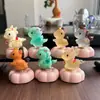 Dibujos Animados Populares de Vendedores Ambulantes Juguetes Giratorios de Resina Adornos para Escritorio para Aliviar el Estrés Juguetes Giratorios de Cerámica Lote Mixto Multicolor