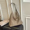 Bolso cruzado tejido transfronterizo para mujer, bolso de hombro de moda de nicho de diseñador, bolso de axila de gran capacidad para el día a día