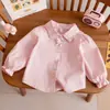 Camisa Desenho Animado Fofa para Meninas 26 Primavera e Outono Nova Camisa Cardigan Estilosa para Bebês Estilo Coreano Gola Boneca Camada de Base Top