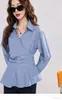 Nova Camisa Listrada Francesa com Decote em V para Mulheres, Lançamento Outono 2026, Design Único, Corte Justo, Manga Longa, Top com Bainha